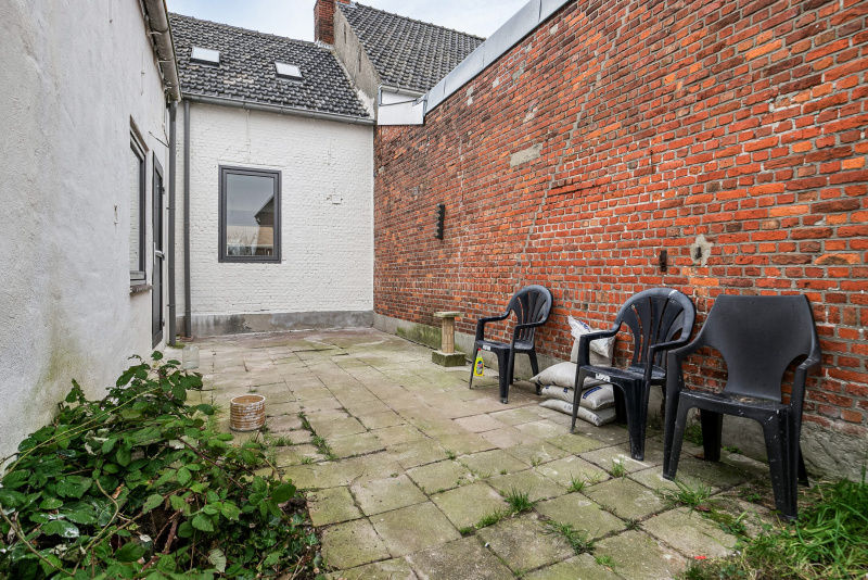 De achterzijde van de woning